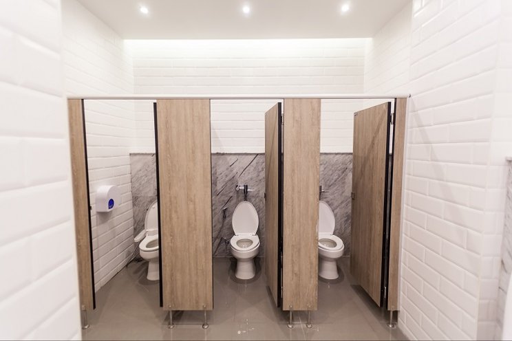 Desain Interior Toilet Umum Minimalis untuk Mall (Pusat